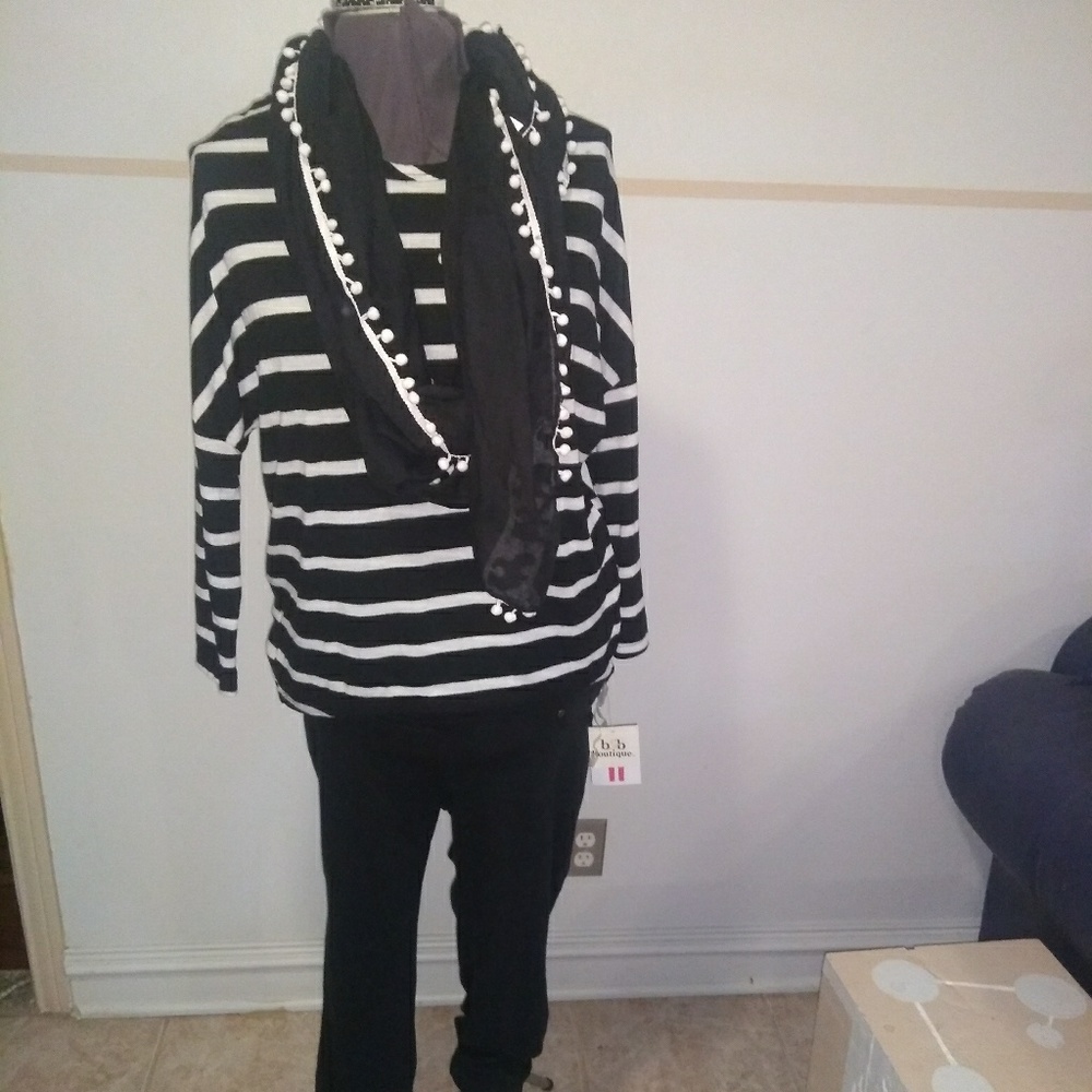 NWT Bundle Black & White(Blouse/Scarf)